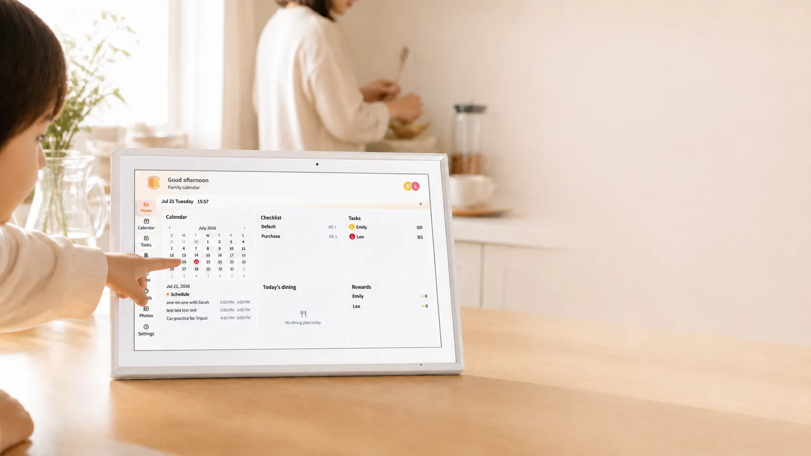 15.6 AI Family Calendar in kitchen environment